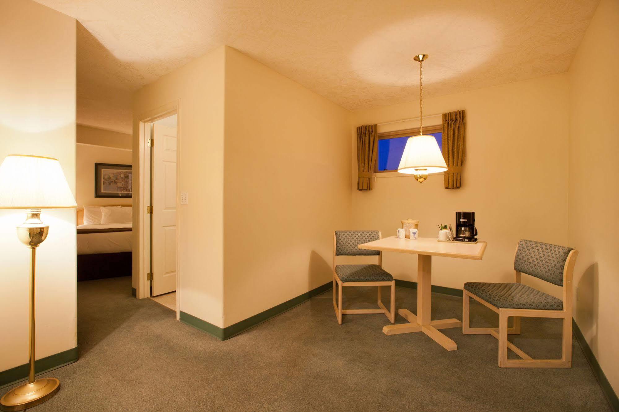 Coast Parksville Hotel Exterior foto
